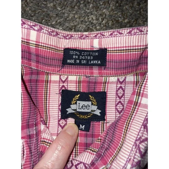 Lee Women's Size M Shirt Pink Button-Down - Picture 5 of 6